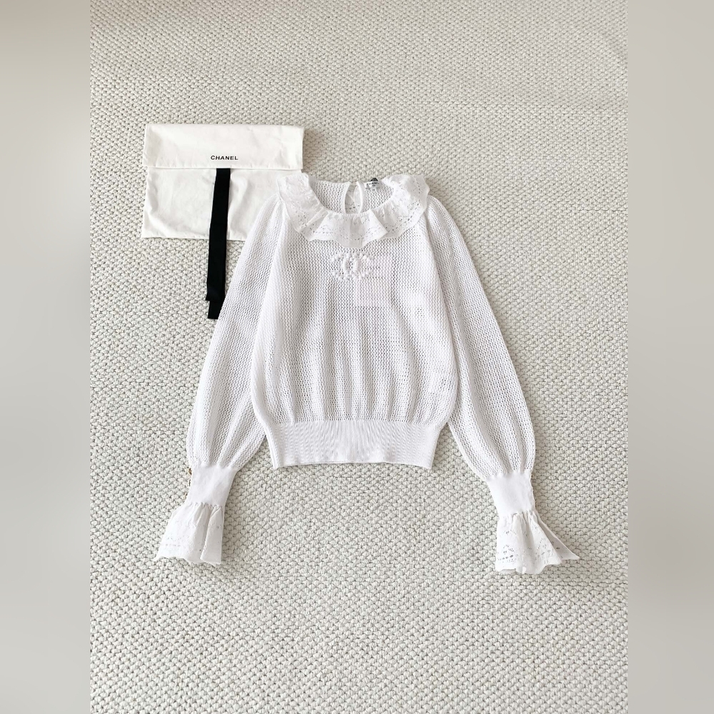 Chanel hollowed out double C knitted Crewneck Sweater